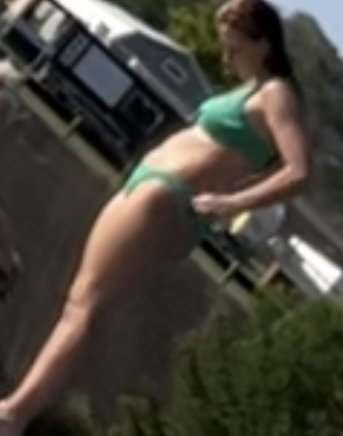 Cute sexy bitch at the beach #ayQuPrg3