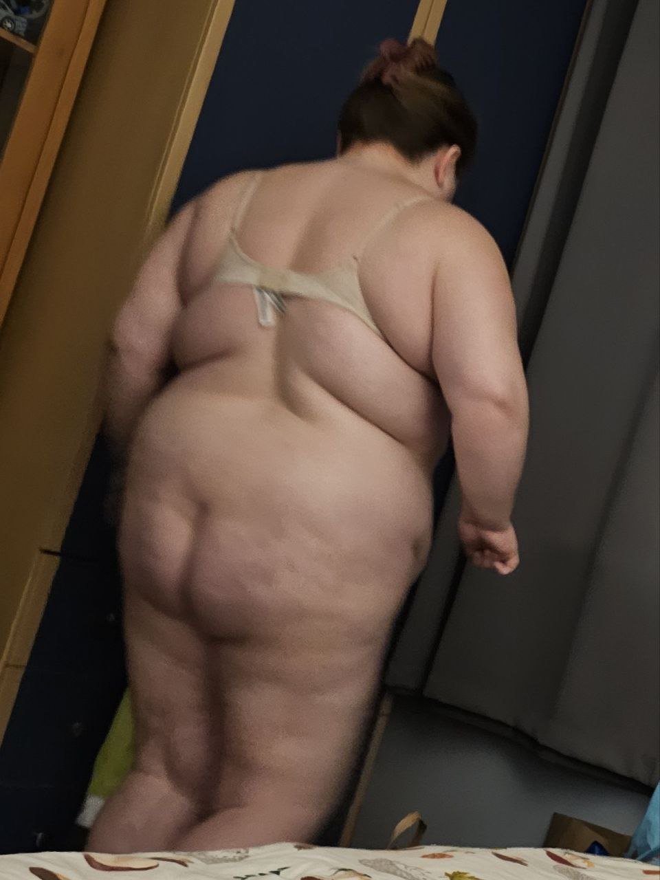 Fat pig exposed #s6whzVNS